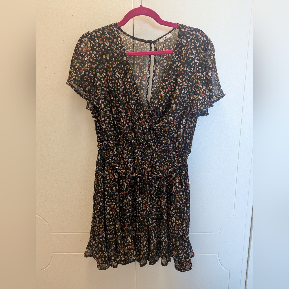 GUC Francesca's Collections Black Floral Mini Dress
